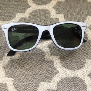 Ray-Ban Wayfarer unisex sunglasses white & black frame